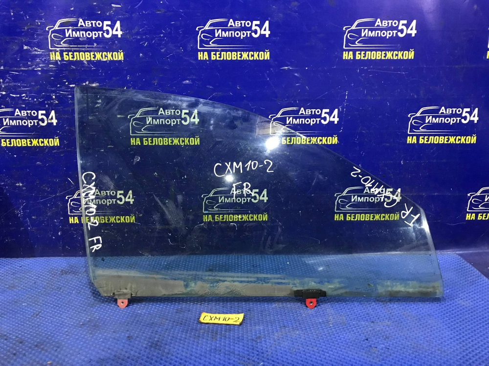 Стекло двери передней правой TOYOTA IPSUM 1997