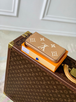 Louis Vuitton Zippy Wallet