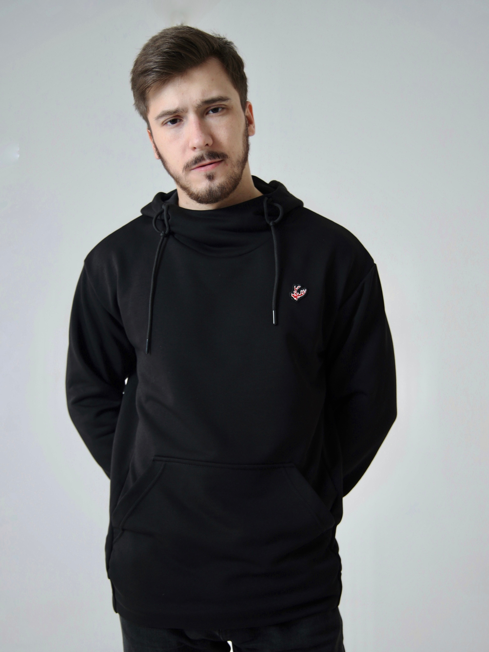 Худи черное Город Горький мужское с нашивкой красный олень