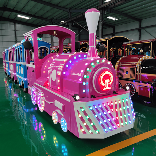 Безрельсовый паровозик «Розовый экспресс», 4 вагона, 16 места — для ТРЦ, с электродвигателем