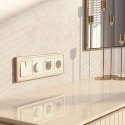 Рамка на 4 поста Werkel Baguette (айвори/латунь) W0042851