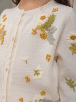 Кофта для девочки на пуговицах с вышивкой