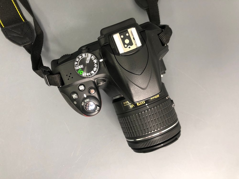 Nikon D3300 Kit 18-55mm 3.5-5.6G VR 2.900 кадров