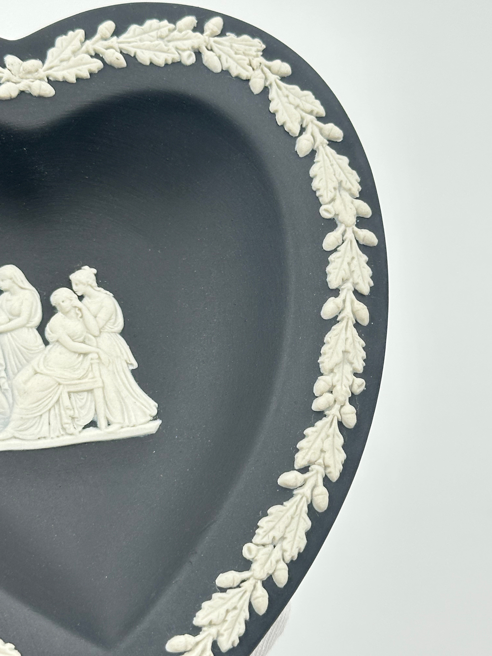 Декоративная тарелочка Wedgwood чёрная