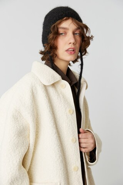 Чепчик из мохера черного цвета