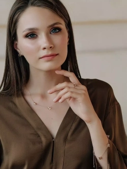 Серьги-гвоздики Миражи с кристаллами Swarovski цвета шампань