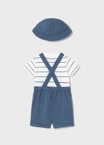 комбинезон с футболкой и панамкой