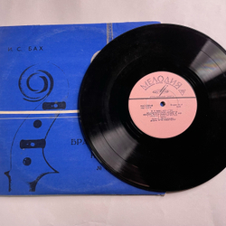 Винтажная виниловая пластинка LP И. С. Бах, Оркестр Филармония, Дирижер Отто Клемперер, Бранденбургские Концерты № 4 и № 6 (СССР 1969) 10 дюймов