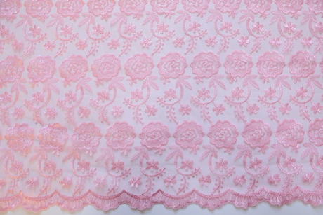 Вышивка на сетке светло-розовая