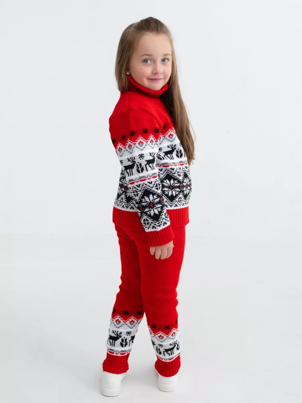 Свитер вязаный с горлом