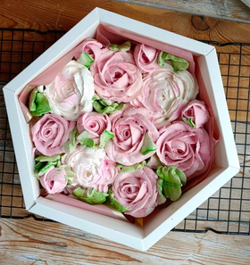 Коробка для зефира "шестигранник" с пластиковой крышкой 23*23*6 см Белая