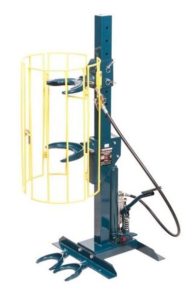 Стяжка пружин пневмогидравлическая напольная с двумя комплектами получаш и навесным защитным каркасом (усилие стяжки 1т, рабочий диапазон 210-570мм, Forsage F-1500-6