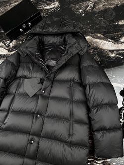 Пуховик Moncler