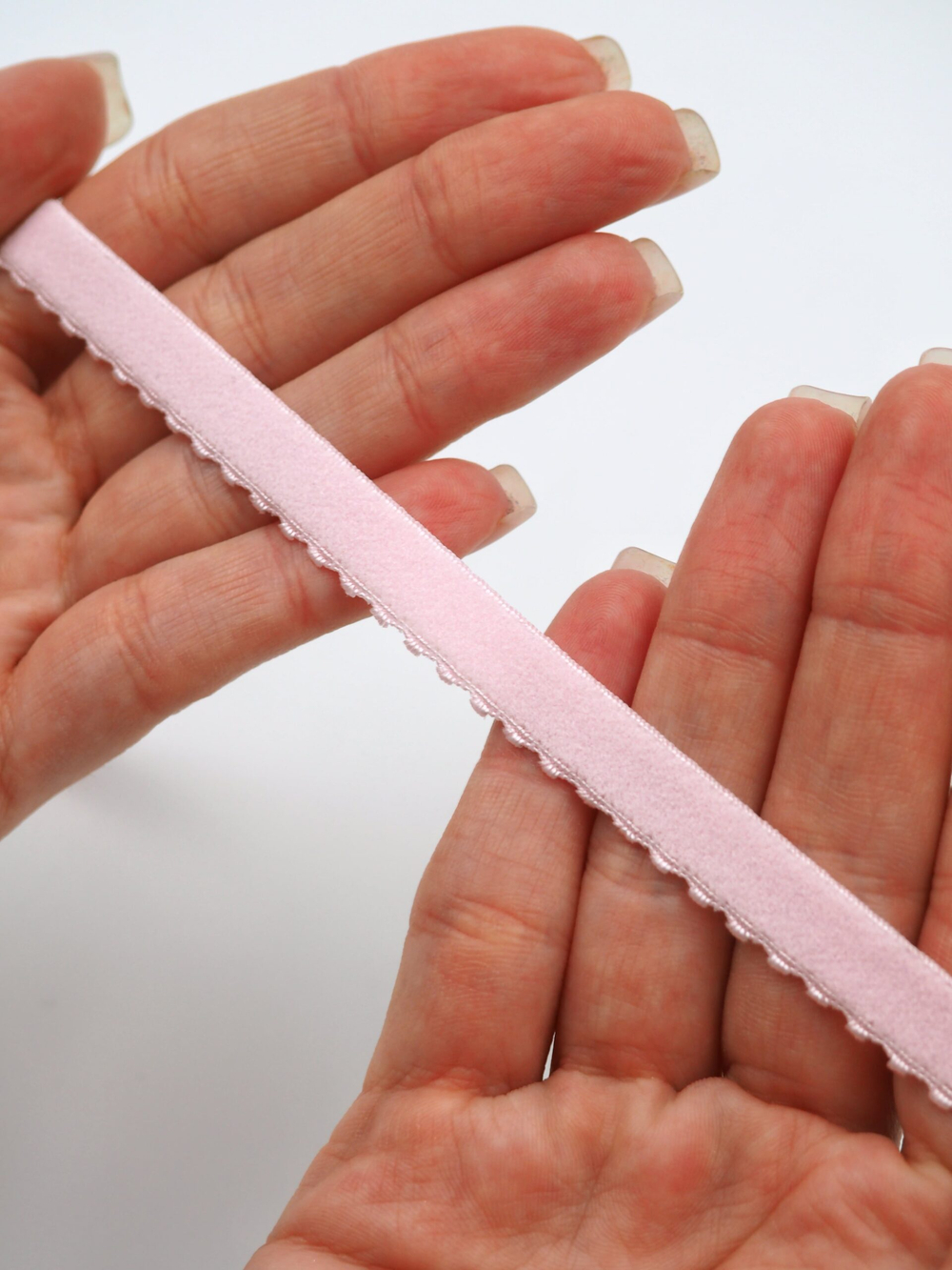 Резинка отделочная нежно-розовая ажурная ширина 10 мм с учетом фестона
