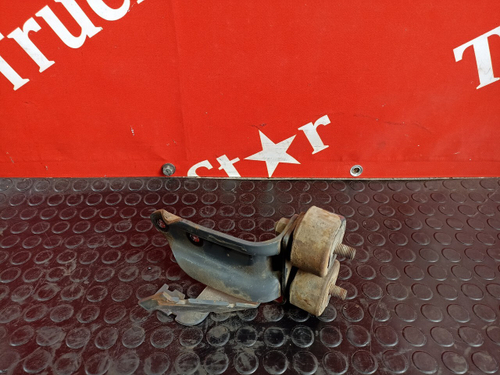 Кронштейн радиатора охлаждения