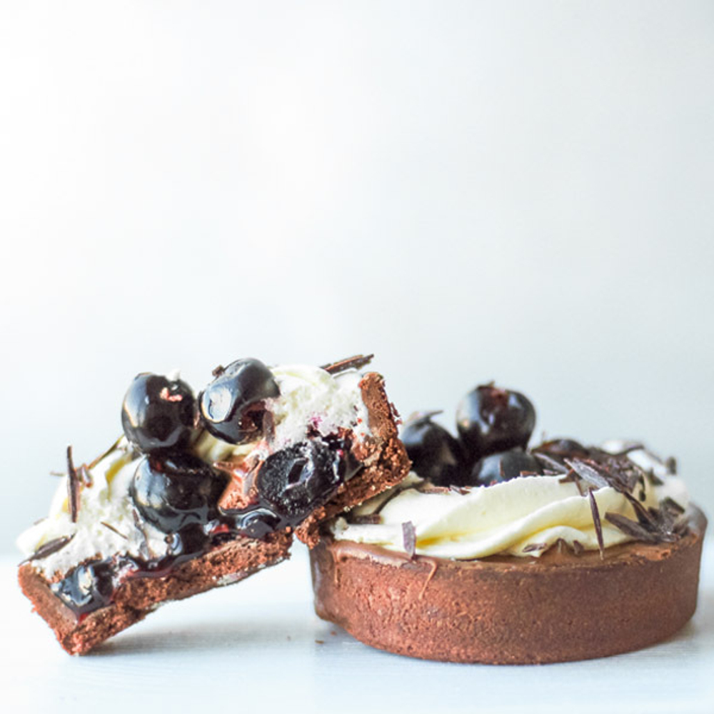 Тарталетка Шоколадная с вишней 120гр