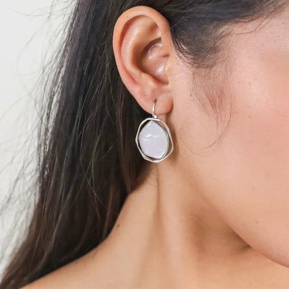 Серьги ORI TAO, Reflet, с перламутром, OT25.2-12-32227 (серебристый)