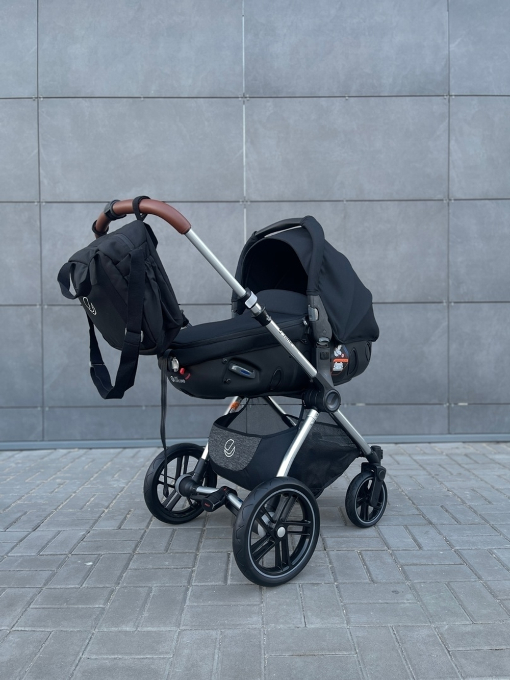 Коляска-автолюлька+прогулочный блок Luxmom 701 / цвета