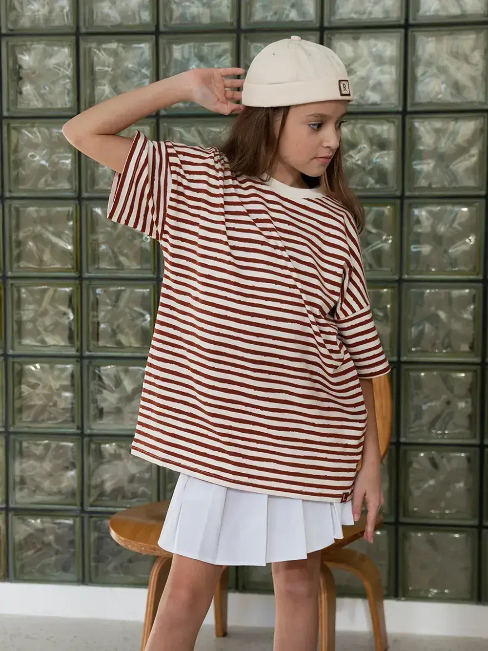 Футболка в коричневую полоску для девочки