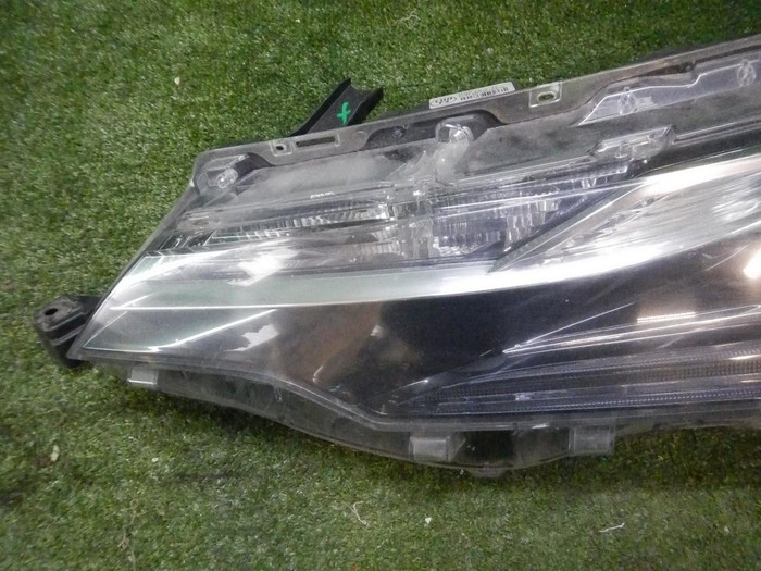 Фара левая Toyota Corolla E160 (2015-2019) LED