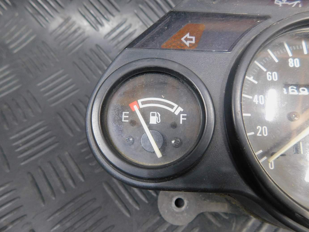 Приборная панель Kawasaki ZZR 400 98 (дефект часов) 053131