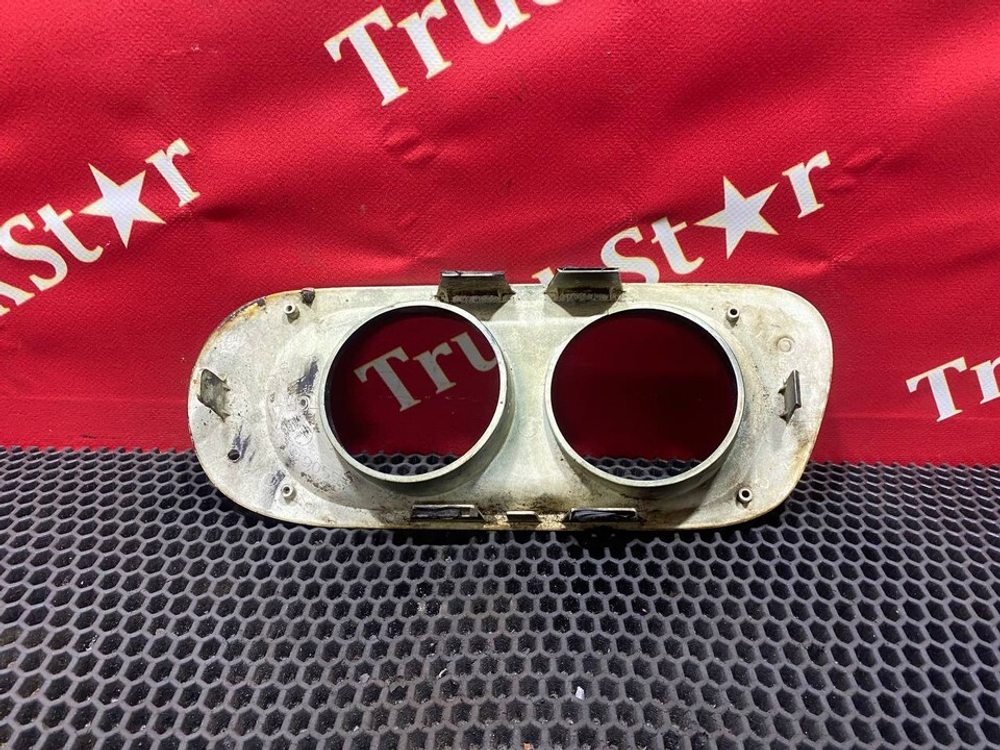 Облицовка ПТФ правая