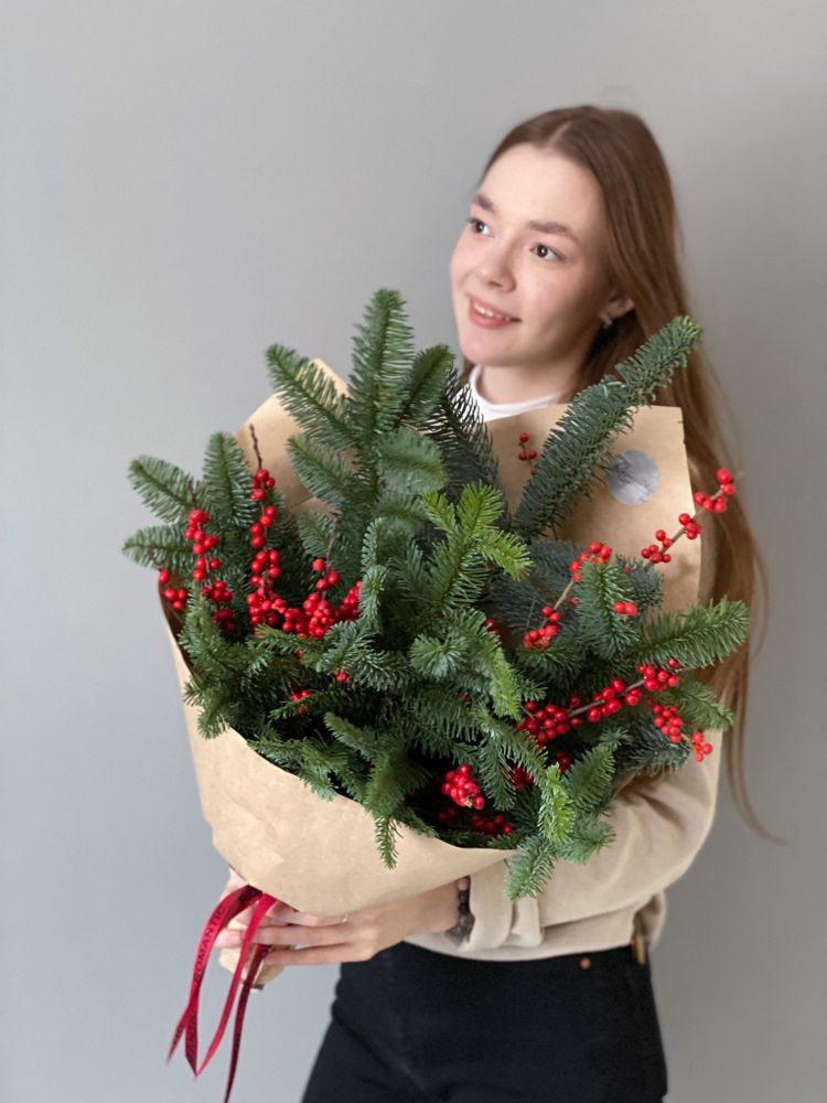 Букет из еловых веток