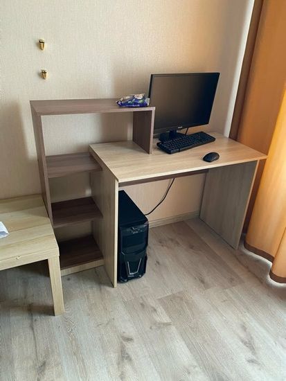 Стол-стеллаж  ДЕЛИ  левый