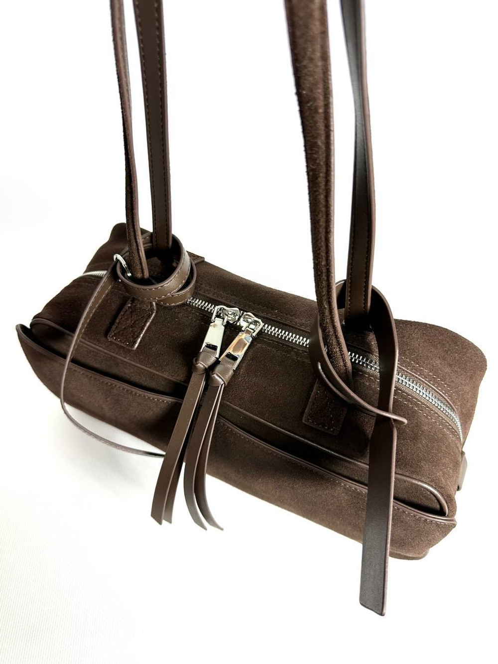 Женская замшевая сумка-багет коричневого цвета