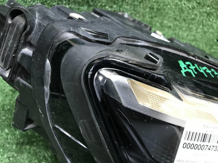 Фара правая Audi A3 4 8Y (2020-2024) LED