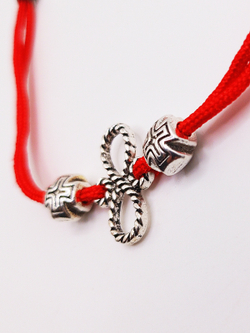 Красная нить от сглаза. Бесконечность