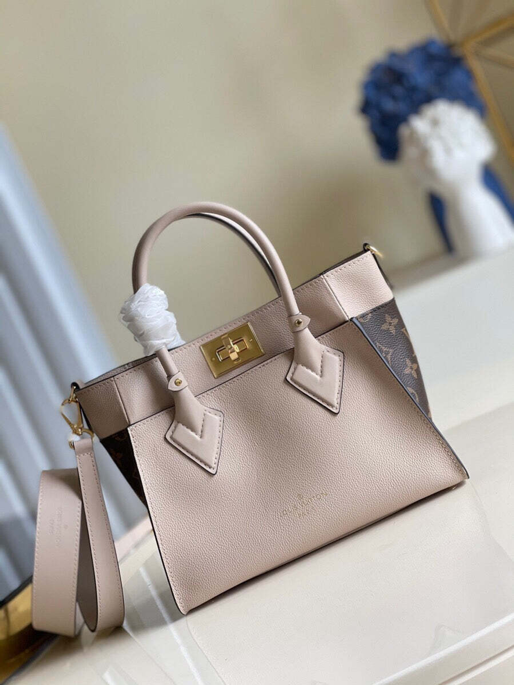 Louis Vuitton On My Side PM