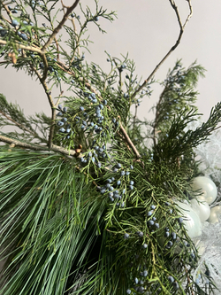 Композиция из хвойных растений "Ледяной лес"