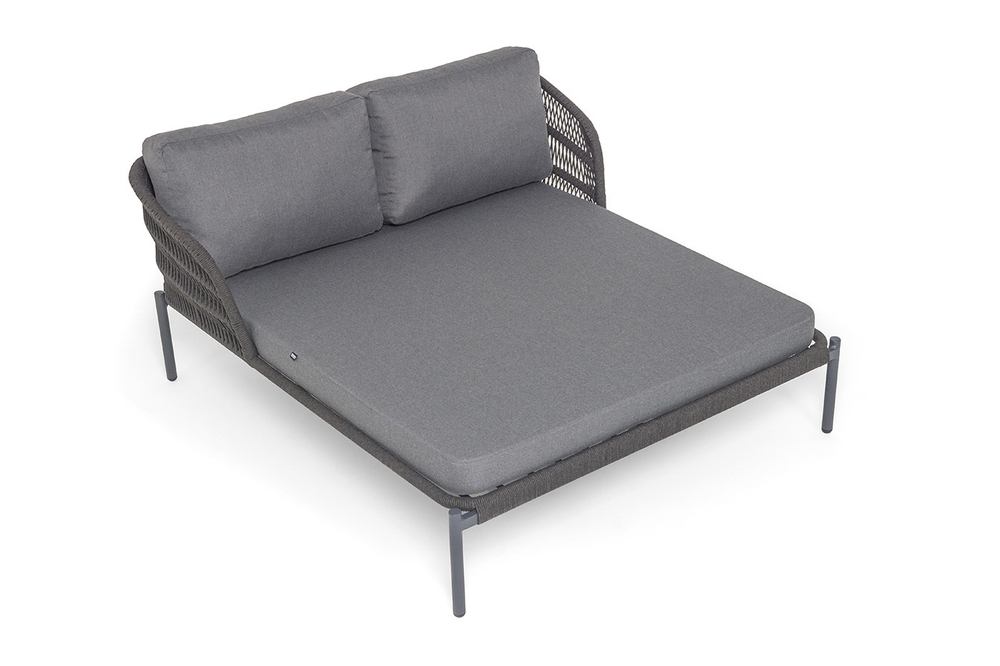 "Позитано" лежак плетеный из роупа, каркас алюминий темно-серый (RAL7024) муар, роуп темно-серый круглый, ткань темно-серая 027