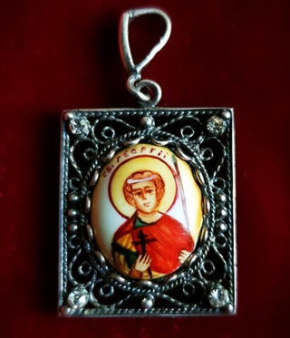 Икона с финифтью святой Георгий Победоносец с фианитами кулон ручная роспись