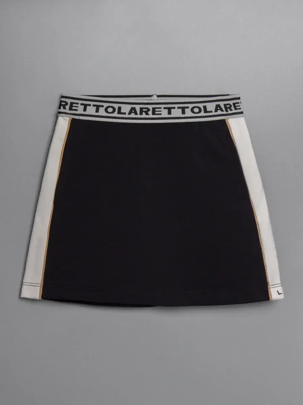 Костюм в садик, футболка и юбка