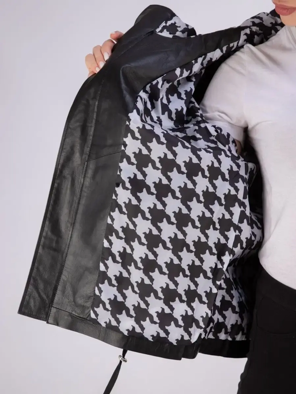 Куртка женская из натуральной кожи с капюшоном Турция