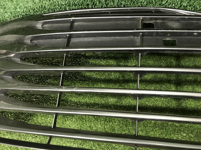 Решетка переднего бампера Toyota Camry xv70 (2017-2021)