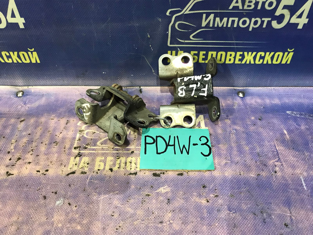 Петля двери передней левой MITSUBISHI DELICA 1994-1997