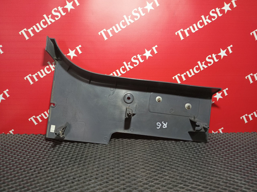 Накладка передней стойки 2016г.