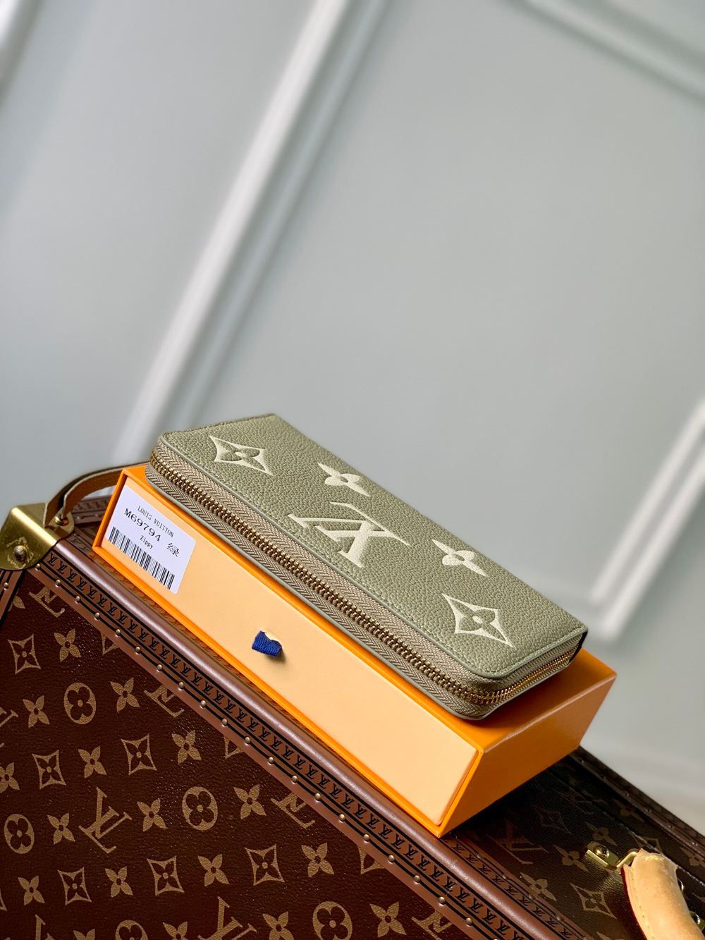 Louis Vuitton Zippy Wallet