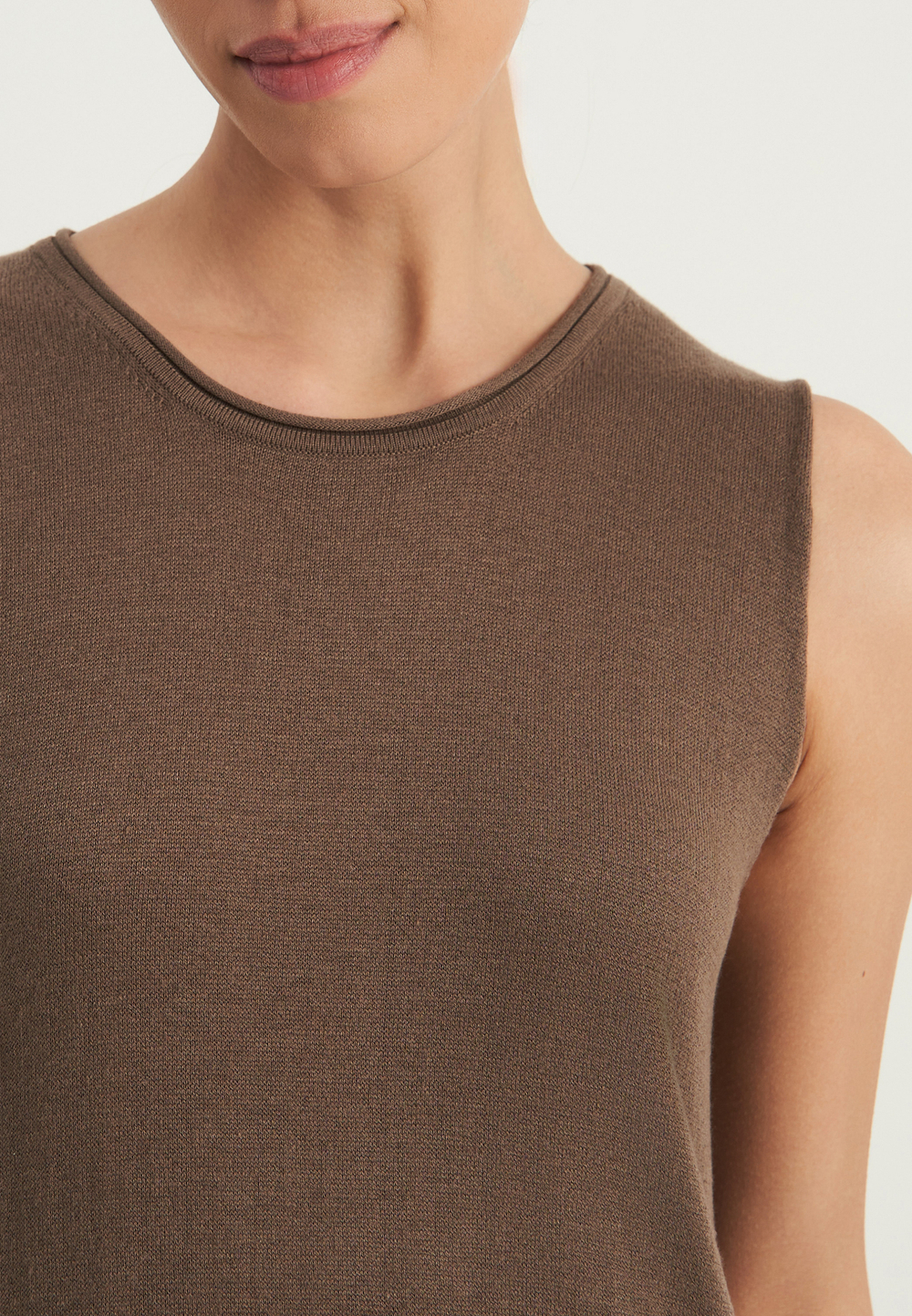 Платье NARINA с закрытым декольте, гречишный