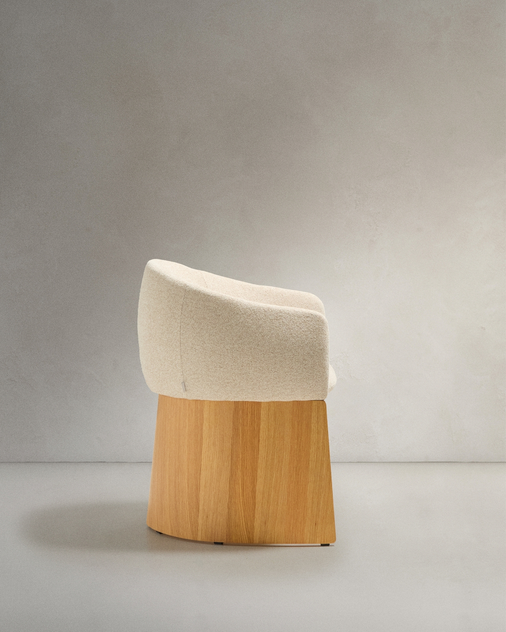 Стул Bosca из бежевого шенилла и дубового шпона