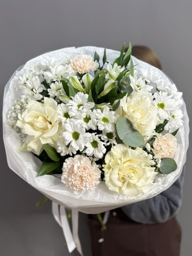 Авторский букет в белой гамме