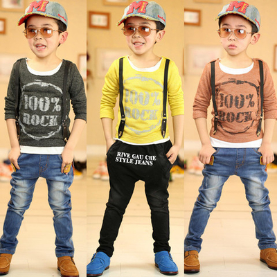 Толстовка двухслойная с подтяжками и принтами цифр и букв