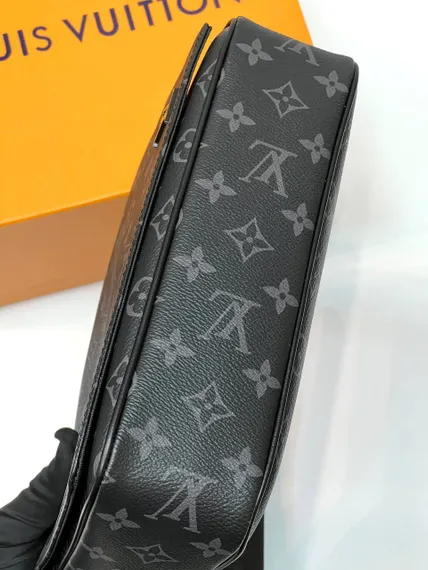 Сумка Louis Vuitton District PM Monogram Eclipse