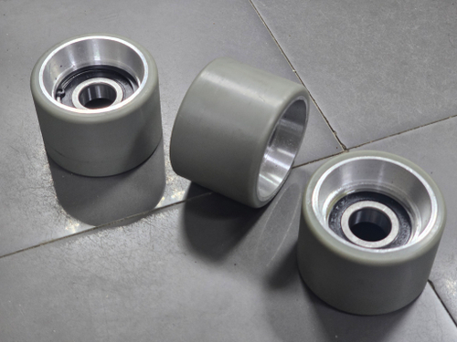 Ролик обводной батареи поручня D=70mm, d=20mm, h=50 mm (подшипник 6204-2RS)