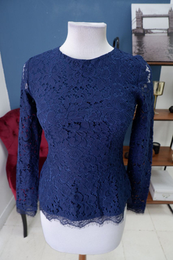 Блузка Zolla синяя с кружевом 42 размер