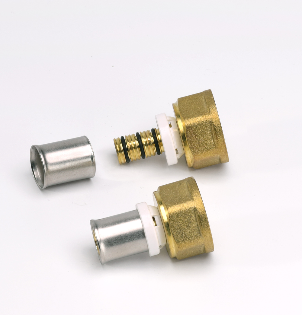 Штуцер с внутренней резьбой RIIFO Omni пресс латунь 16-1/2"ВР