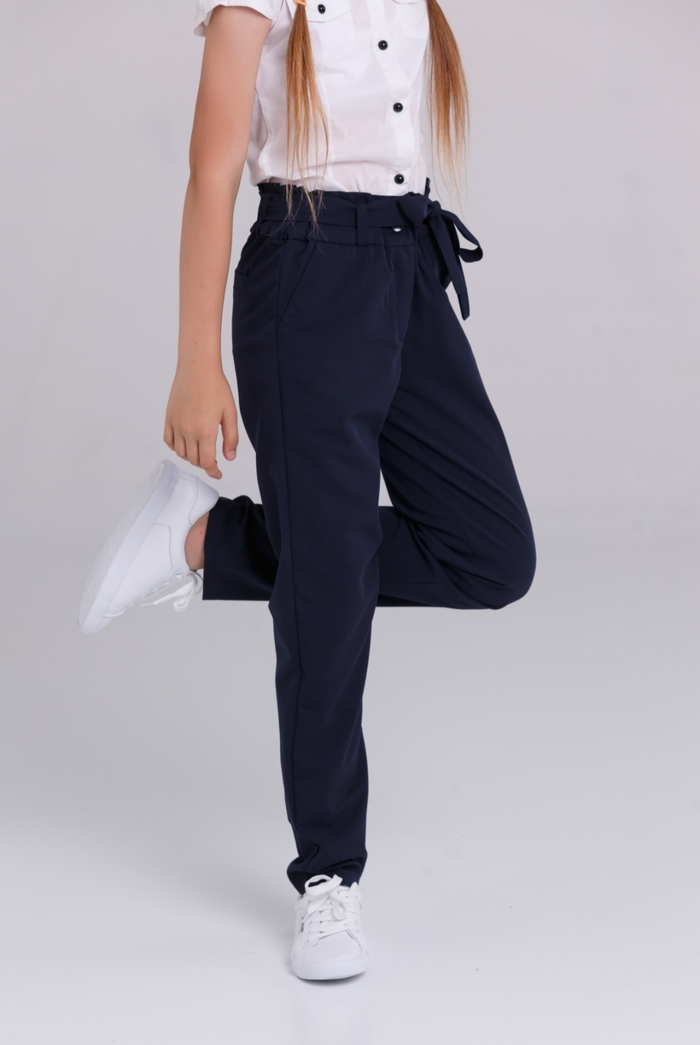 Брюки детские для девочки синие темно-синие школьные классика классические демисезонные прямые на резинке с поясом бананы